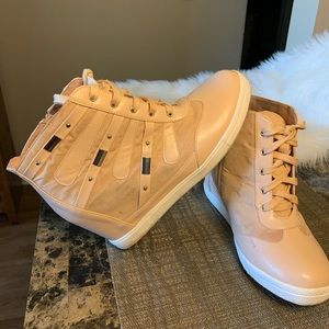 Women’s wedge sneakers